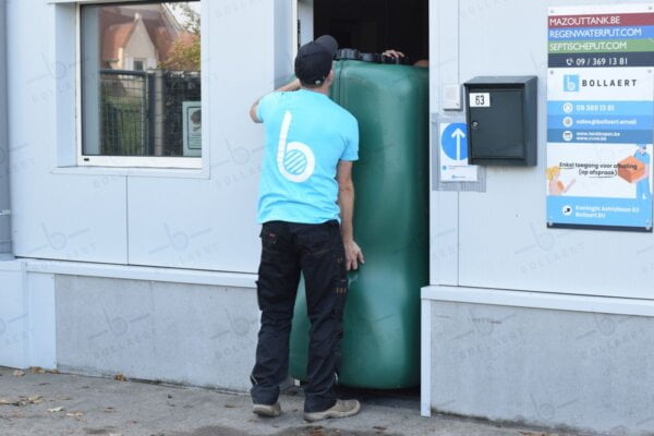 bovengrondse-rechthoekige-watertank-koppelbaar-750-liter-smal-genoeg-om-door-deur-te-kunnen