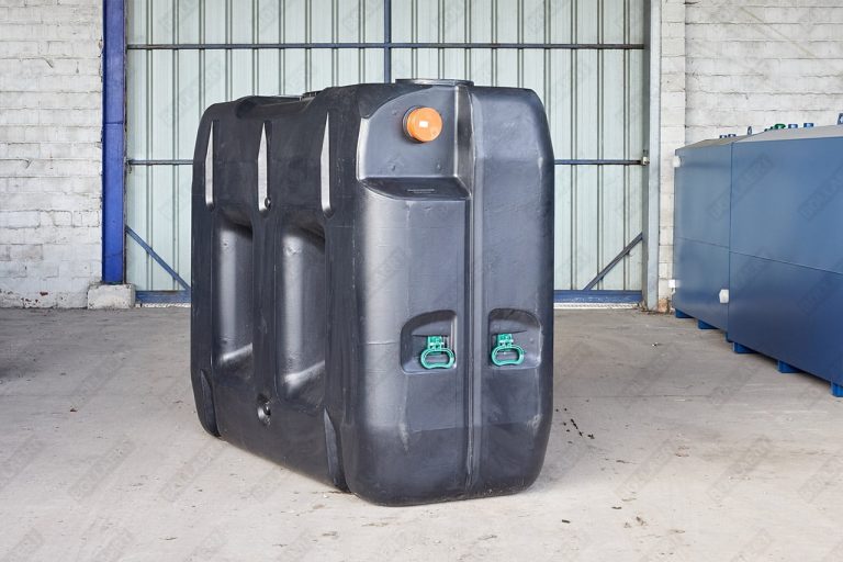 ondergrondse-rechthoekige-regenput-in-kunststof-2000-liter-zij-en-achteraanzicht-2